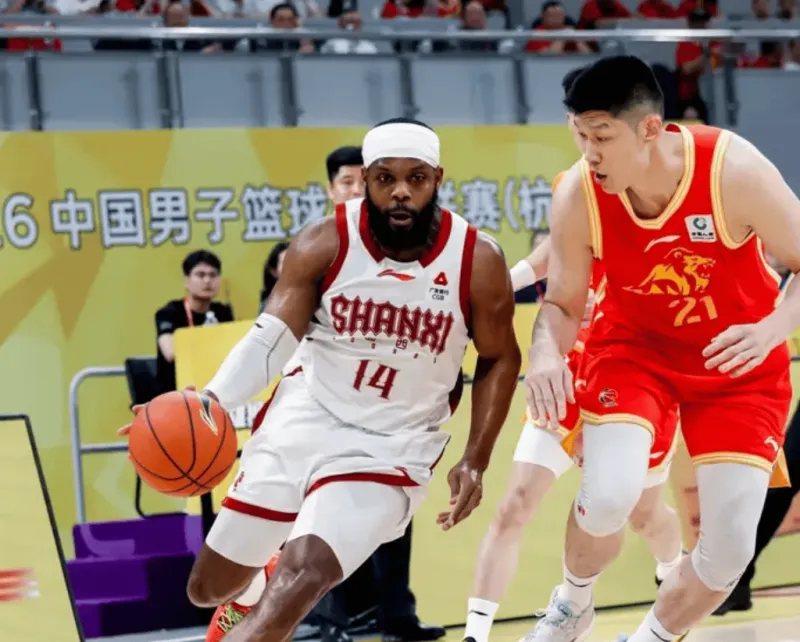 开云官方-马尔科-奈特全场8中2得到7分3篮板3助攻，出现4次失误